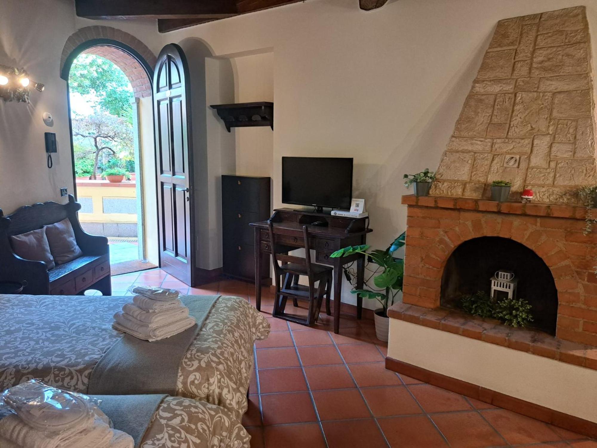 Monolocale Beatrice Abbadesse Guest House Milánó Kültér fotó